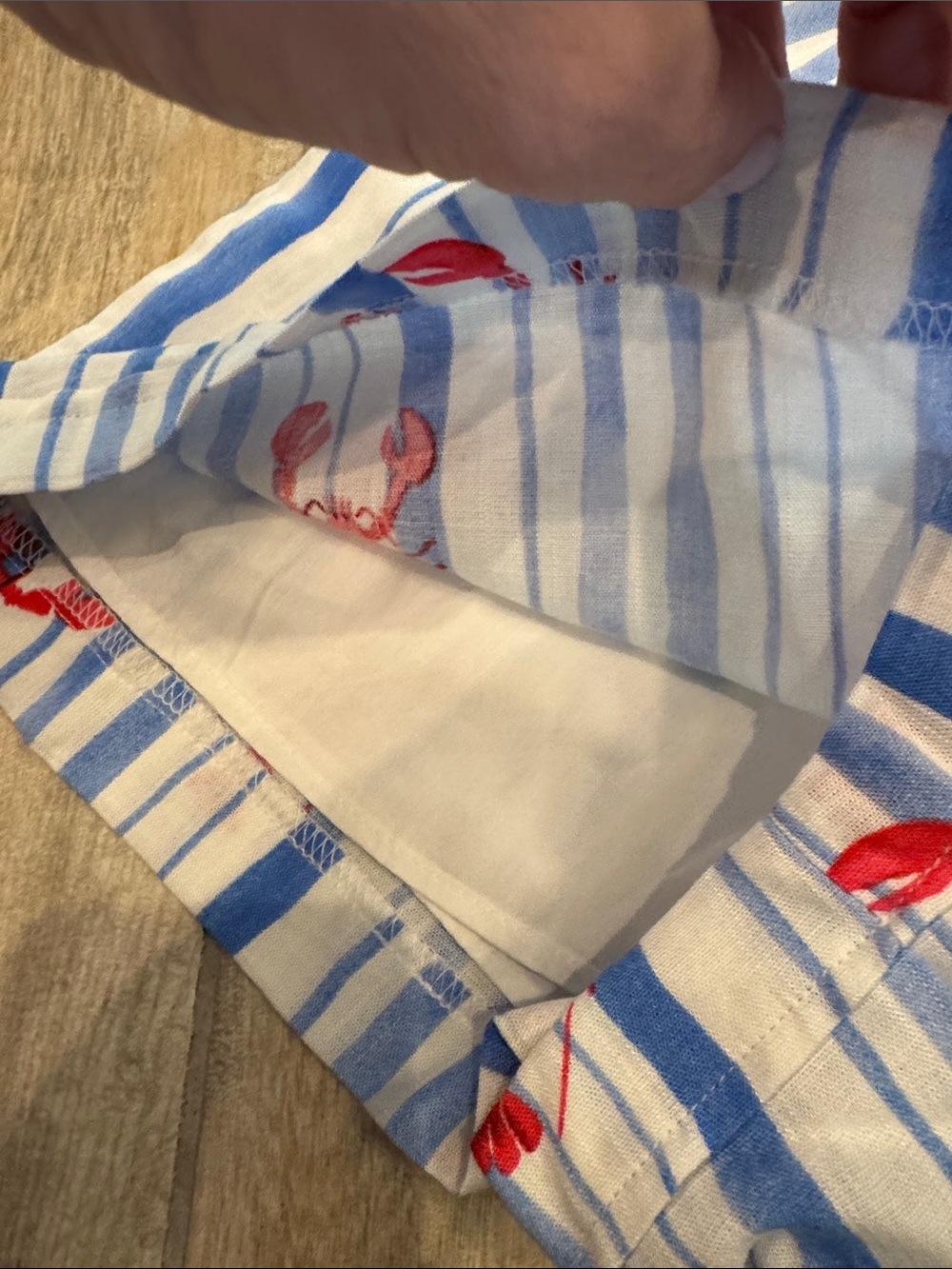 Striped Blue & White Lobster Print Women’s Shorts - size Large - Picture 3 of 8